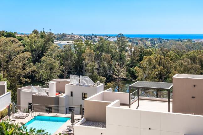 Luxury brand new apartment with open sea views