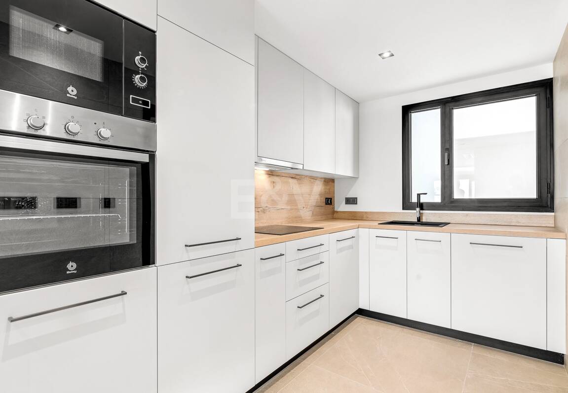 Luxury brand new apartment with open sea views