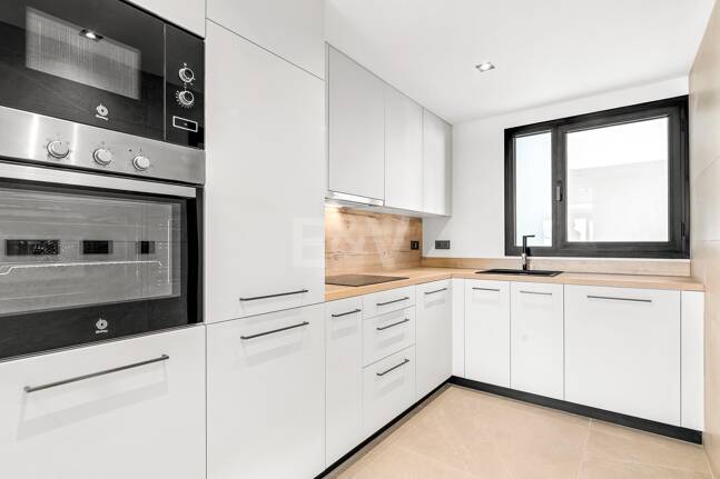 Luxury brand new apartment with open sea views