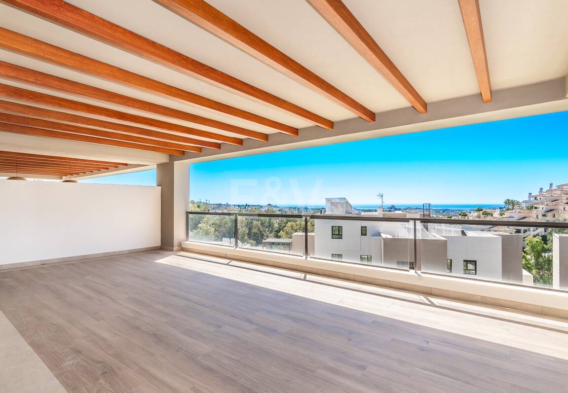 Luxury brand new apartment with open sea views