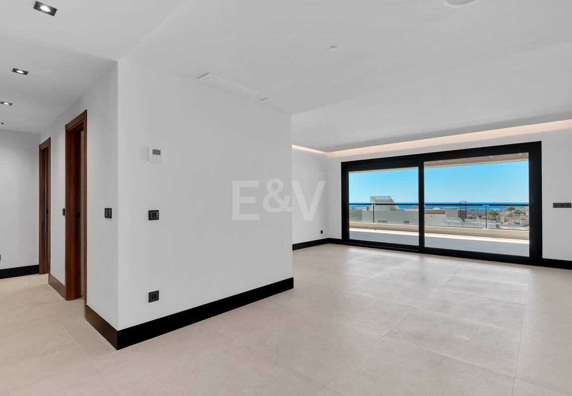 Luxury brand new apartment with open sea views