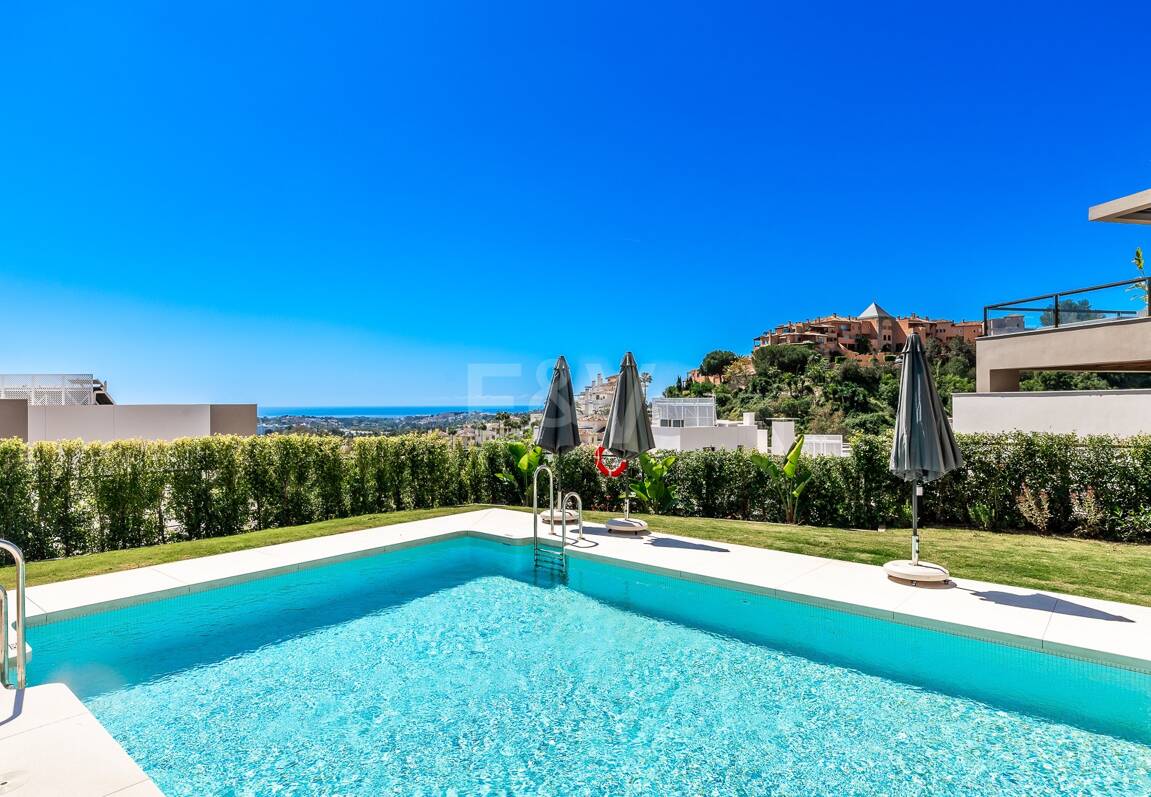 Luxury brand new apartment with open sea views