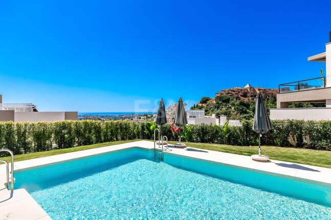 Luxury brand new apartment with open sea views