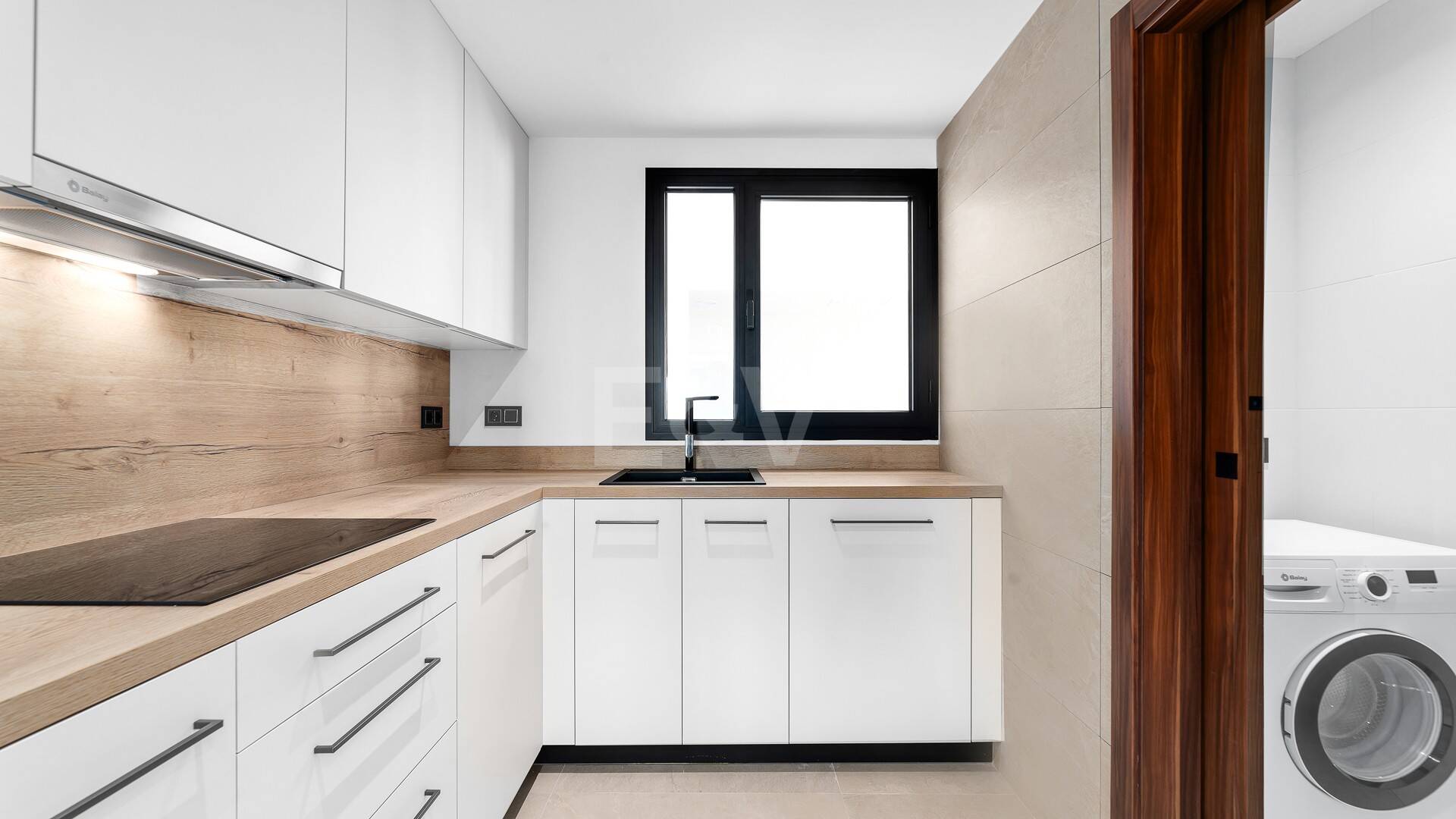 Luxury brand new apartment with open sea views