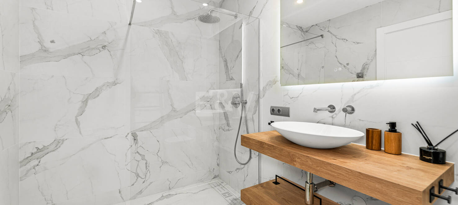 Markplanslägenhet till salu i Nueva Andalucia, Marbella