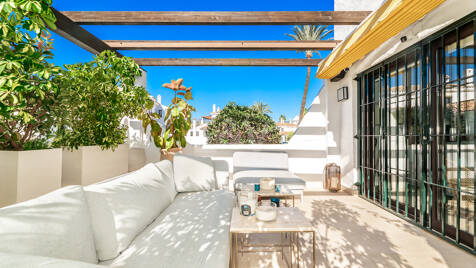 Elegant 3 Bedroom Apartment in Aldea Blanca, Walking Distance to Puerto Banús