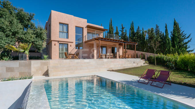 Belle Villa de style Ibiza authentique à Elviria, Marbella Est