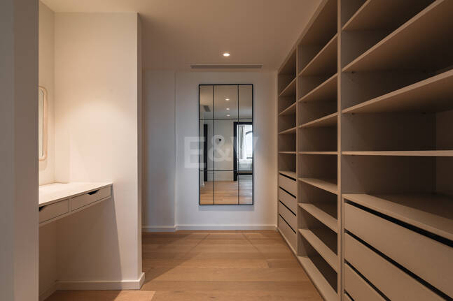 Exquisit modernisierte Luxusvilla mit Meerblick