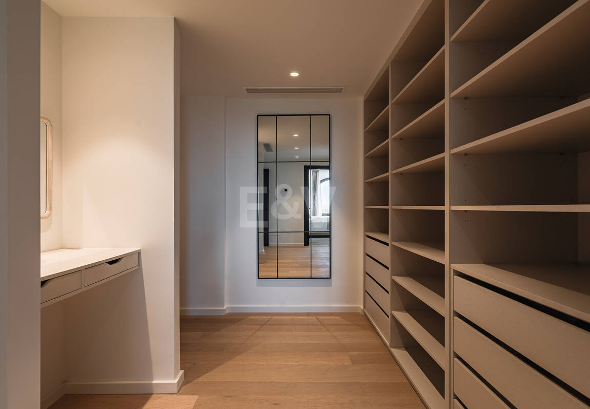 Exquisit modernisierte Luxusvilla mit Meerblick