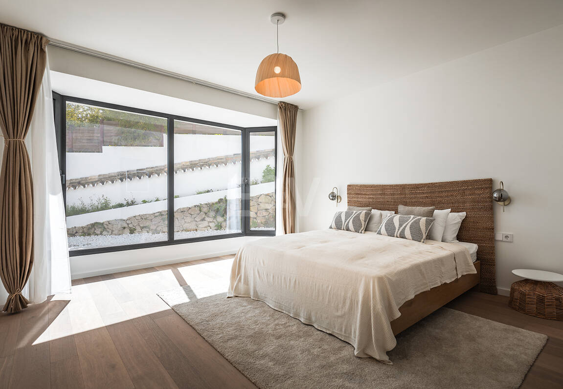 Exquisit modernisierte Luxusvilla mit Meerblick