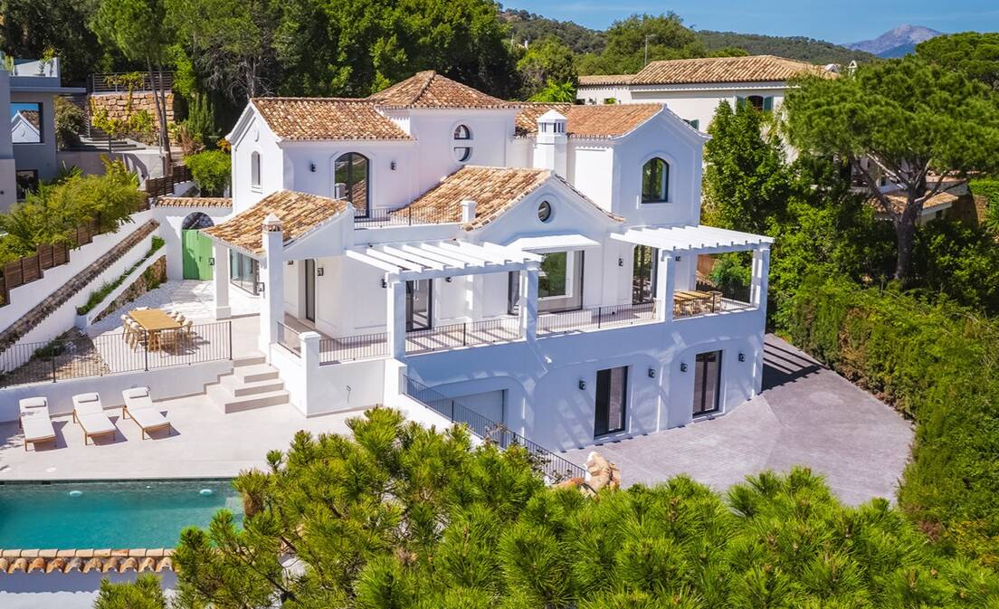 Doskonale zmodernizowana luksusowa willa z widokiem na morze