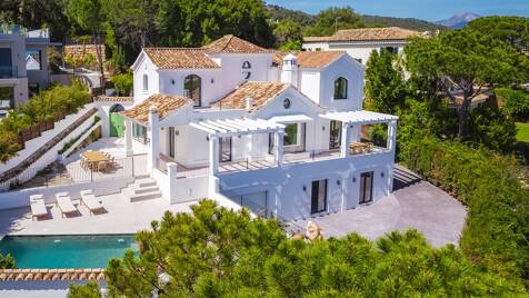 Villa de lujo modernizada con vistas al mar