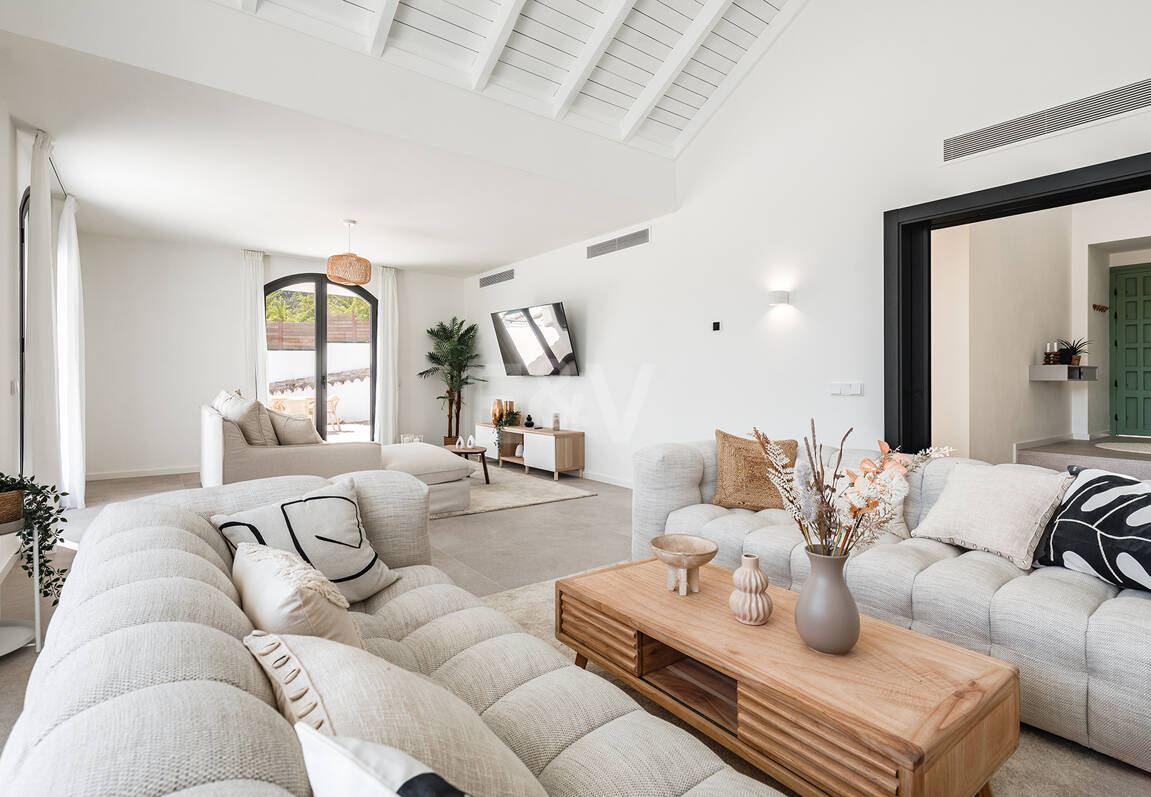 Exquisit modernisierte Luxusvilla mit Meerblick