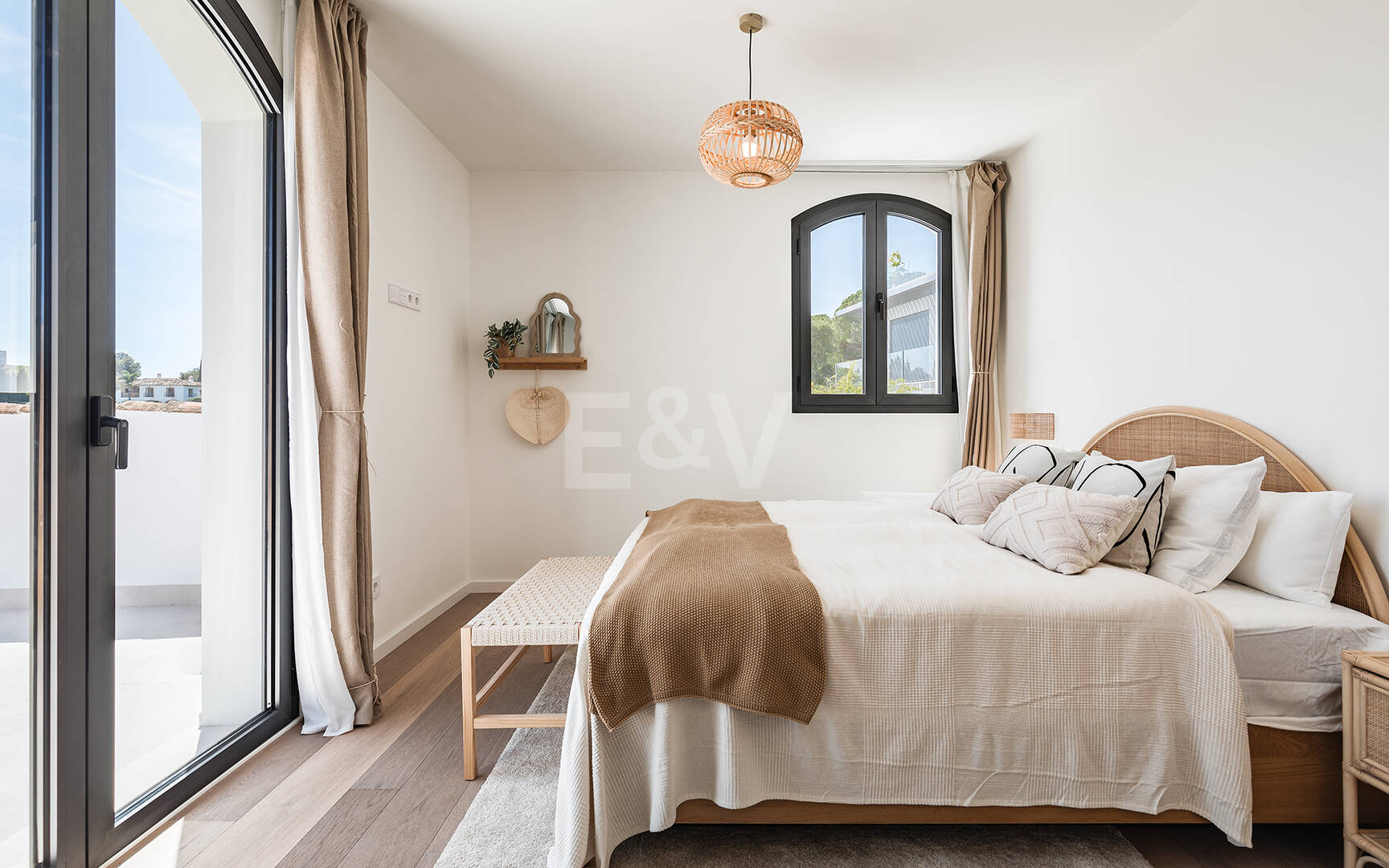 Exquisit modernisierte Luxusvilla mit Meerblick