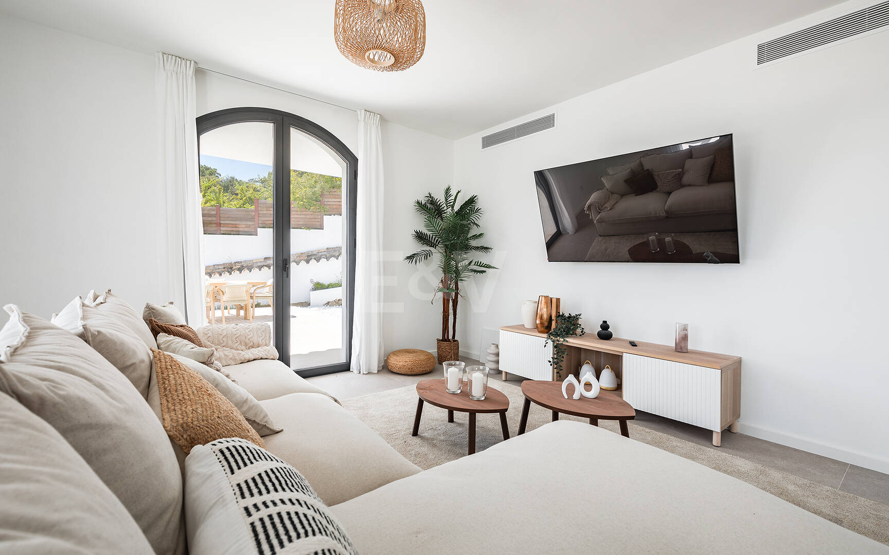 Exquisit modernisierte Luxusvilla mit Meerblick