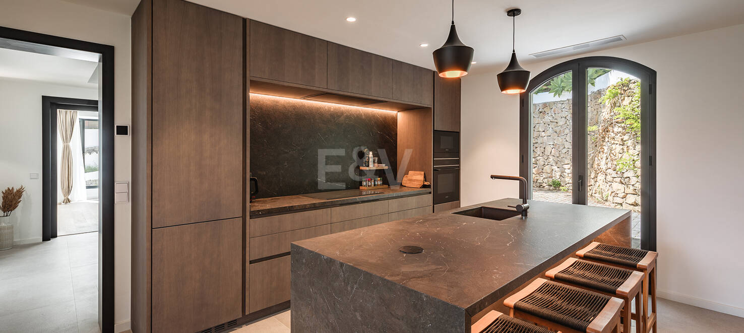 Exquisit renovierte Luxusvilla mit Meerblick