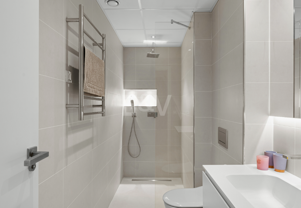 Villa contemporánea junto a la playa con piscina climatizada y espectacular terraza en la azotea