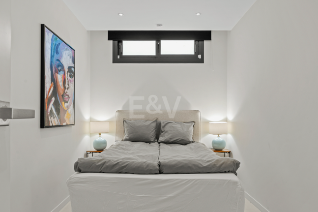 Villa contemporánea junto a la playa con piscina climatizada y espectacular terraza en la azotea