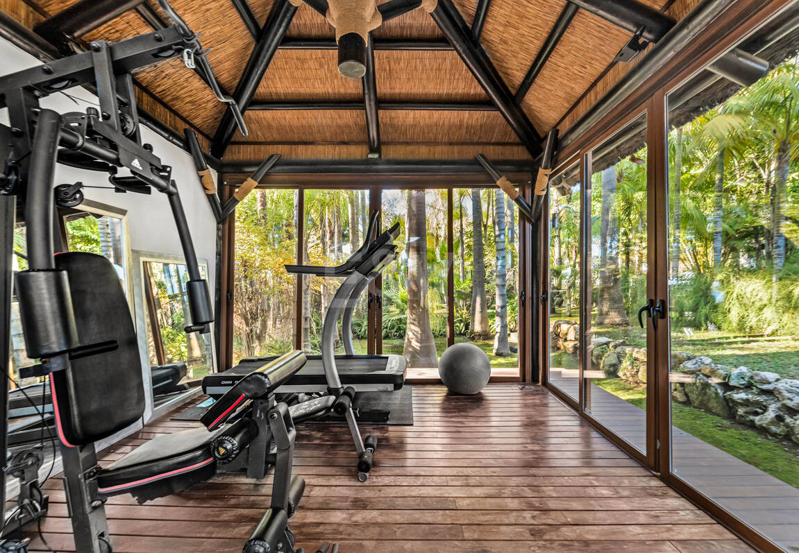 Eine einzigartige Villa mit Gästehaus auf weitläufigem Gelände