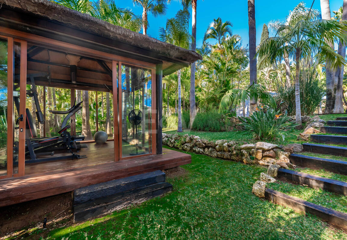 Eine einzigartige Villa mit Gästehaus auf weitläufigem Gelände