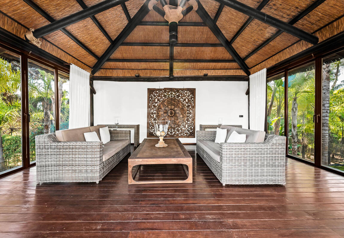 Eine einzigartige Villa mit Gästehaus auf weitläufigem Gelände