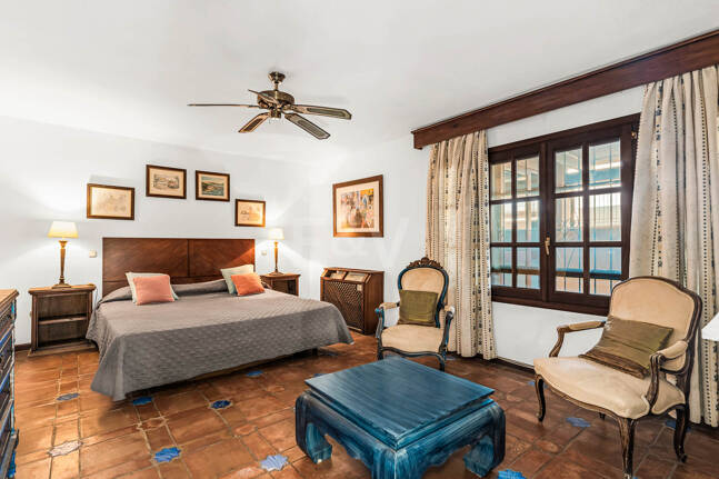 Eine einzigartige Villa mit Gästehaus auf weitläufigem Gelände