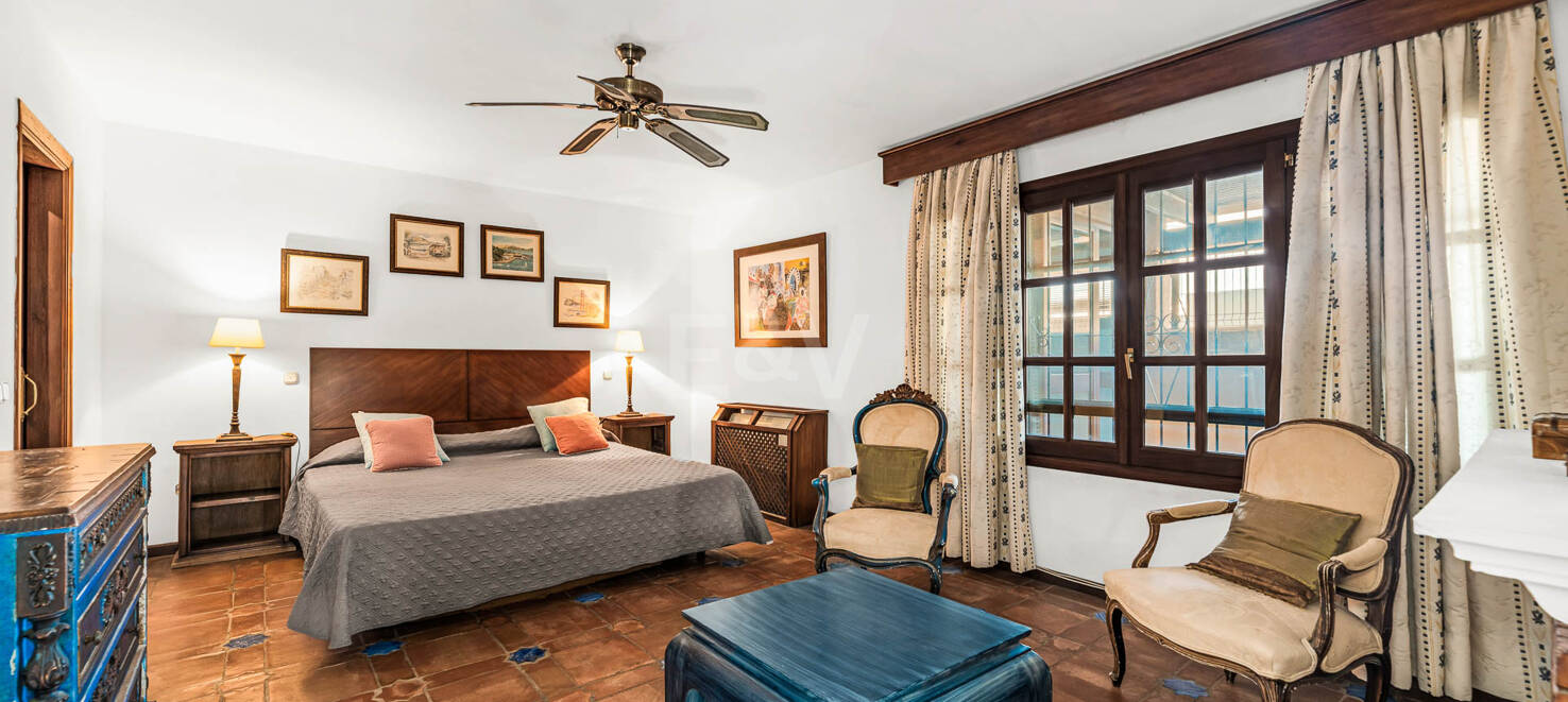 Eine einzigartige Villa mit Gästehaus auf weitläufigem Gelände