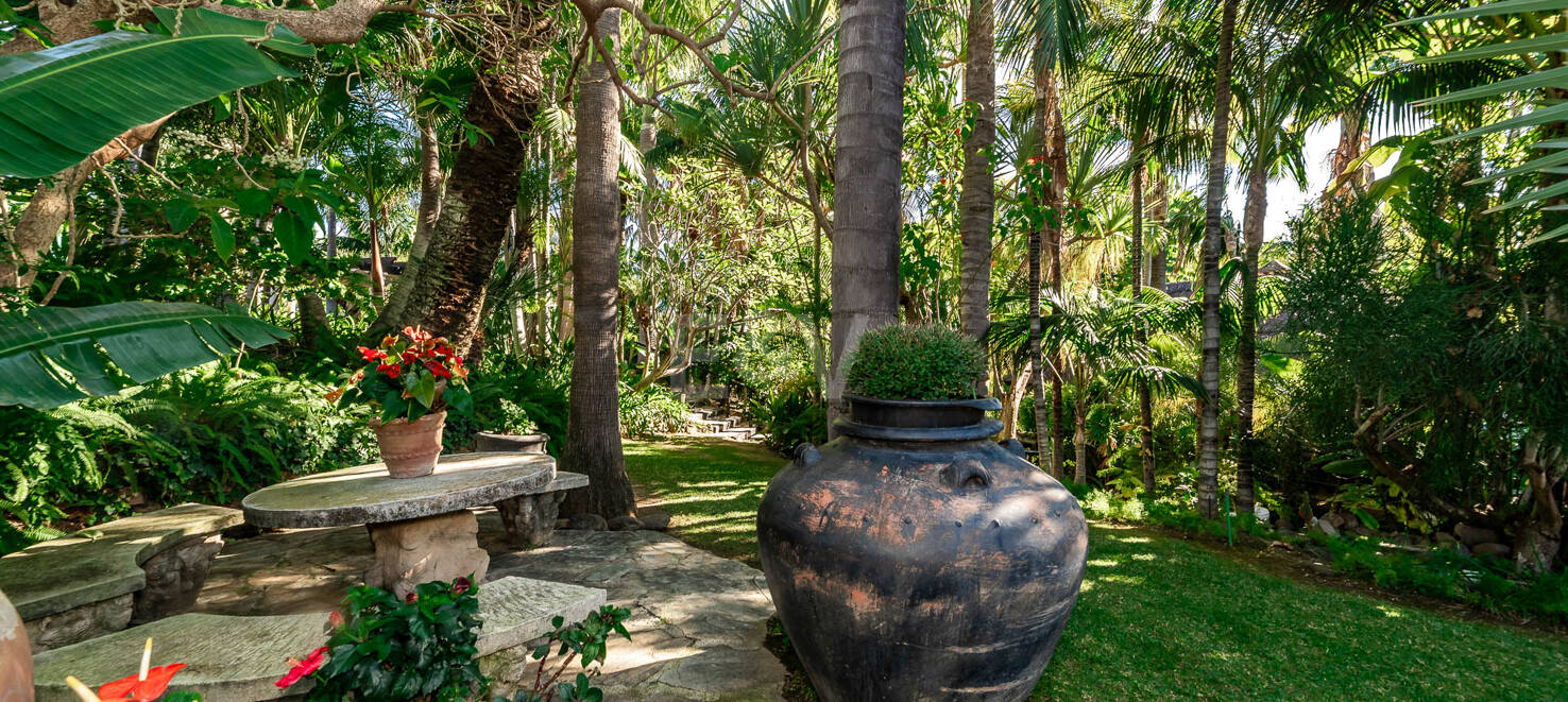 Eine einzigartige Villa mit Gästehaus auf weitläufigem Gelände