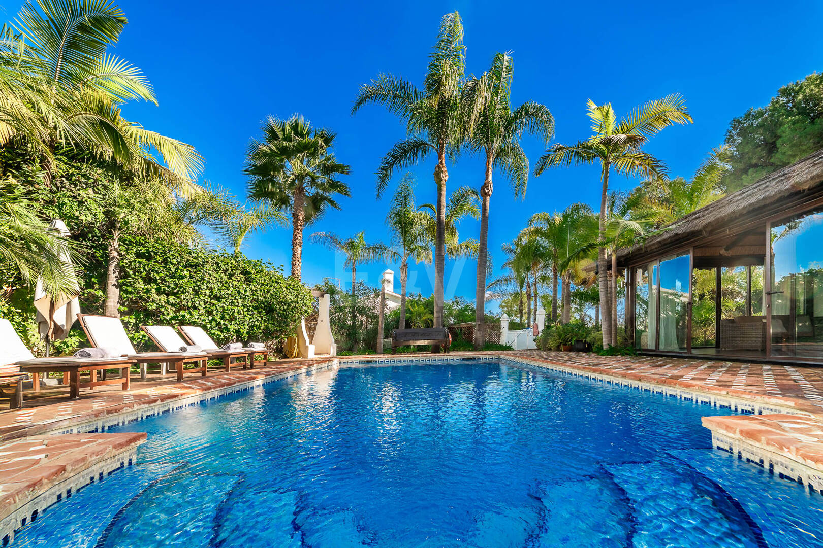 Unikalna willa Landmark z pensjonatem na Vast Grounds