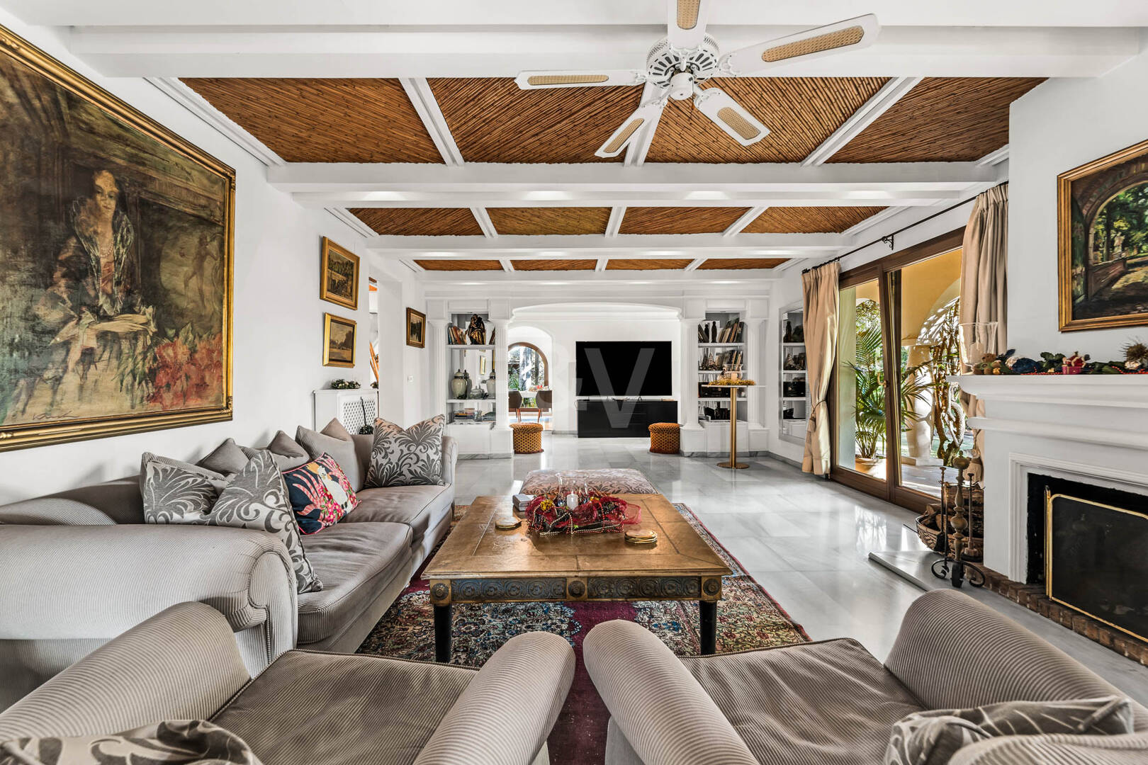 Unikalna willa Landmark z pensjonatem na Vast Grounds