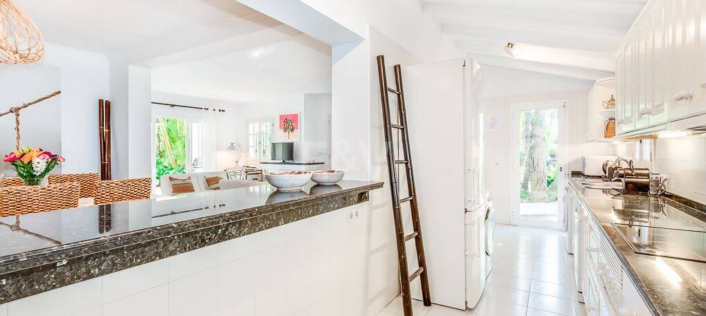 Eine einzigartige Villa mit Gästehaus auf weitläufigem Gelände