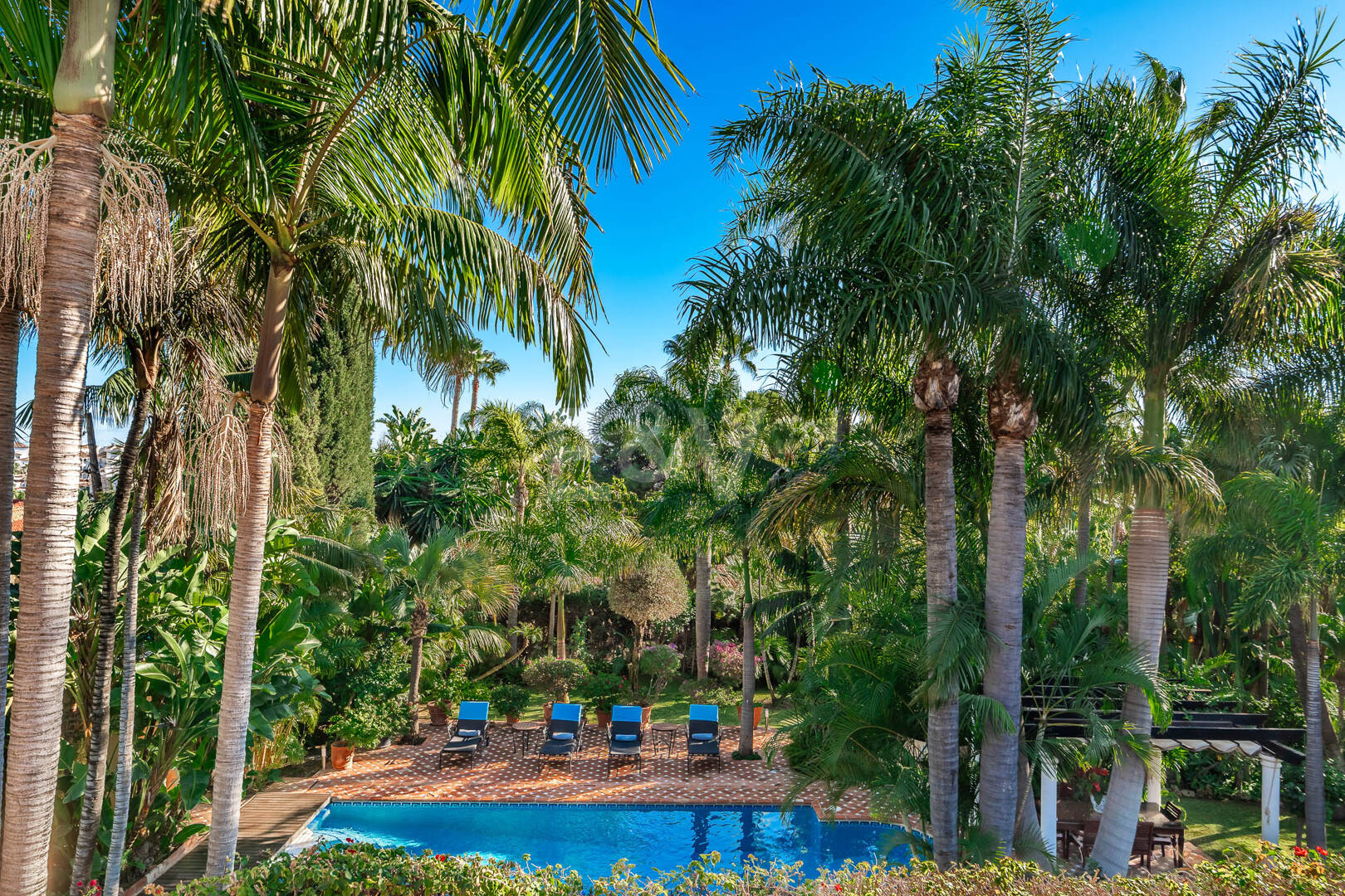 Unikalna willa Landmark z pensjonatem na Vast Grounds