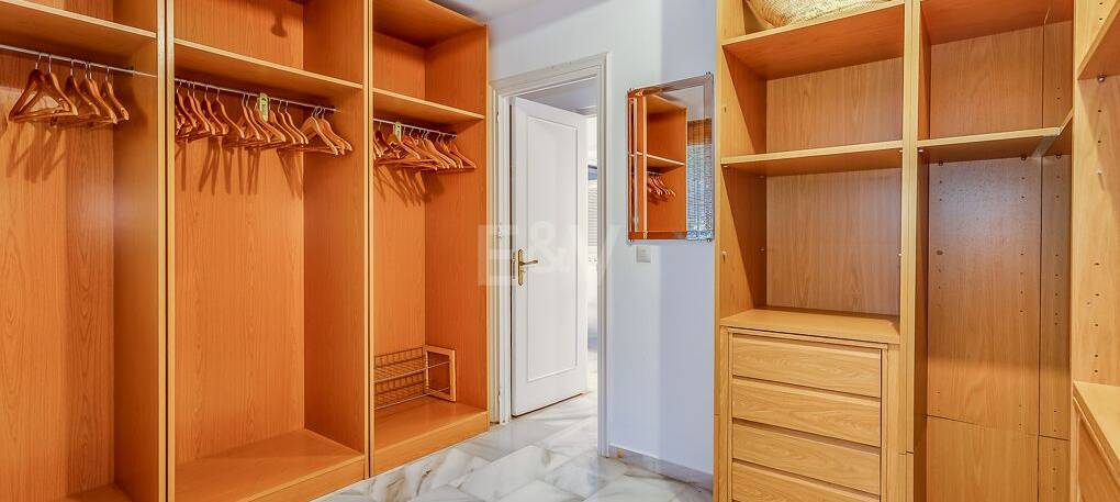 Eine einzigartige Villa mit Gästehaus auf weitläufigem Gelände