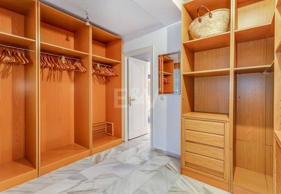 Eine einzigartige Villa mit Gästehaus auf weitläufigem Gelände