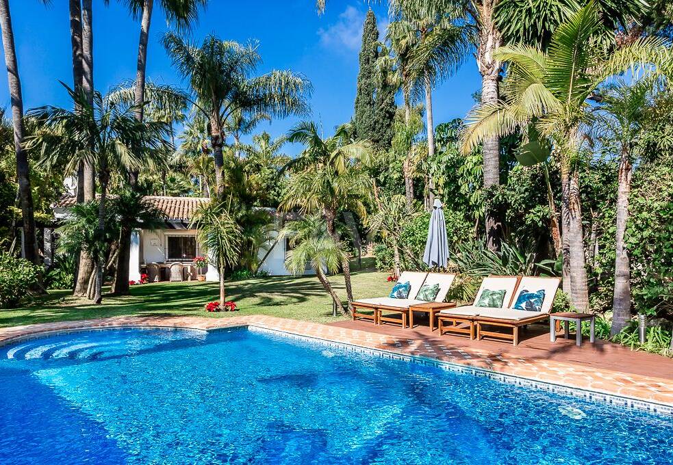 Eine einzigartige Villa mit Gästehaus auf weitläufigem Gelände