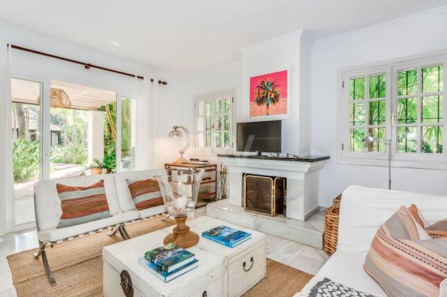 Eine einzigartige Villa mit Gästehaus auf weitläufigem Gelände