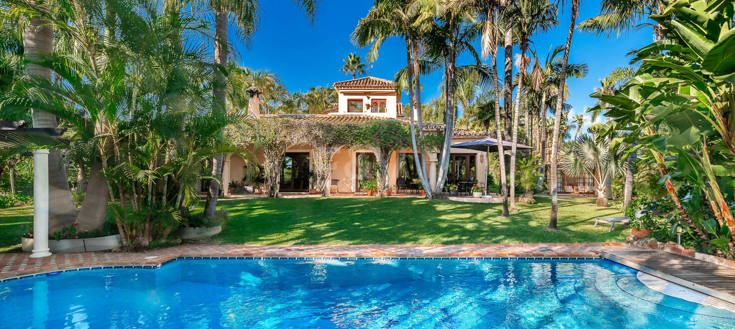 Eine einzigartige Villa mit Gästehaus auf weitläufigem Gelände