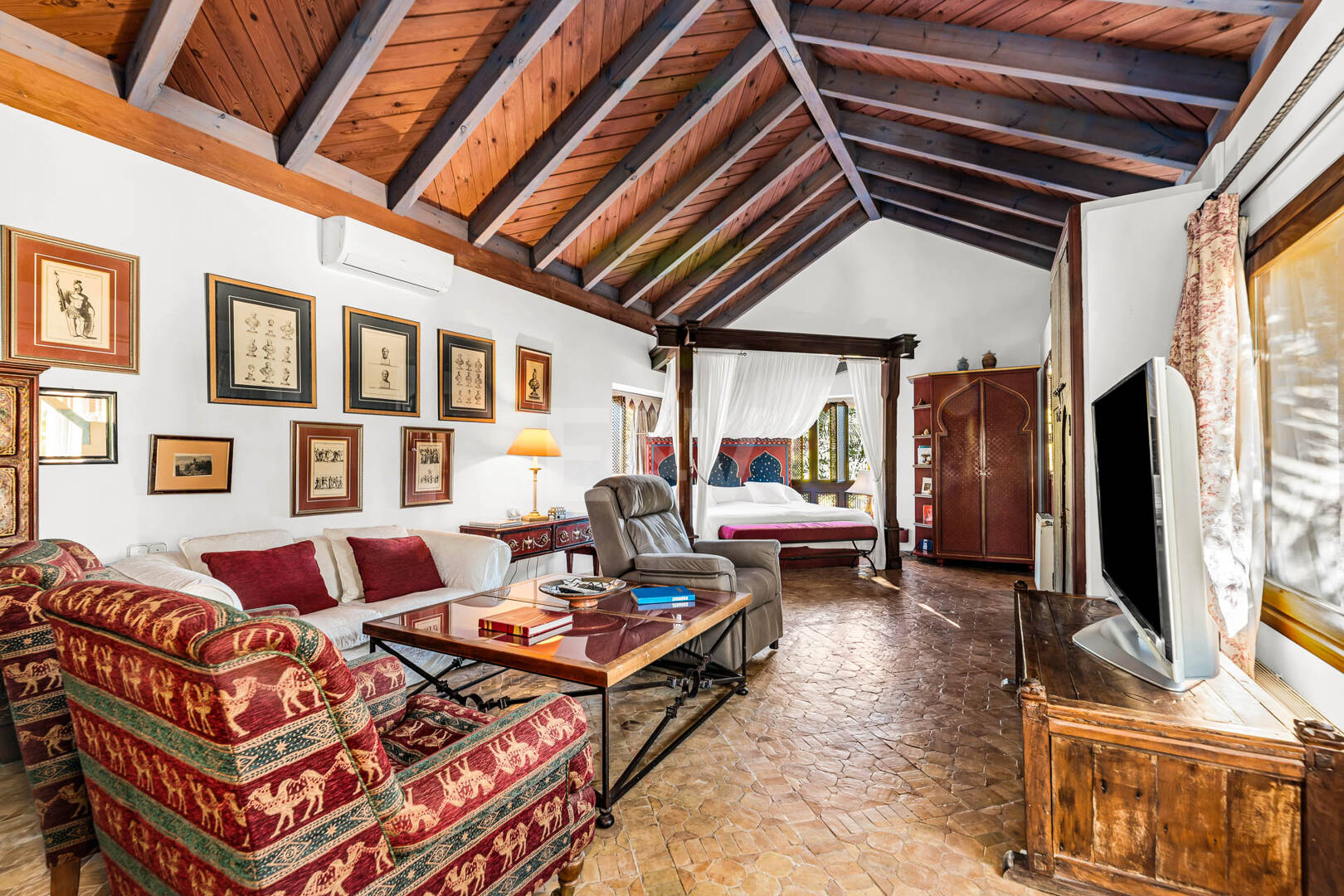 Unikalna willa Landmark z pensjonatem na Vast Grounds