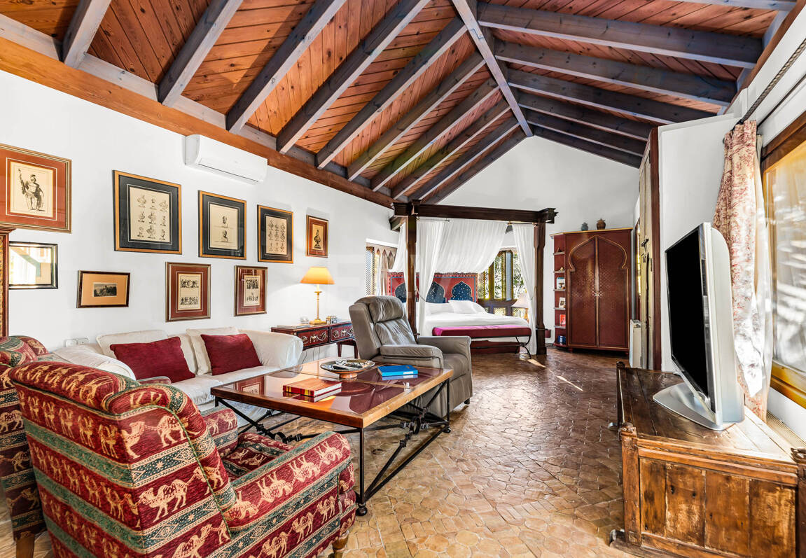 Eine einzigartige Villa mit Gästehaus auf weitläufigem Gelände