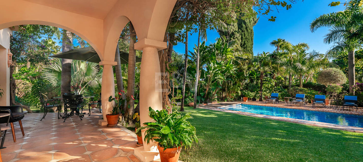 Eine einzigartige Villa mit Gästehaus auf weitläufigem Gelände