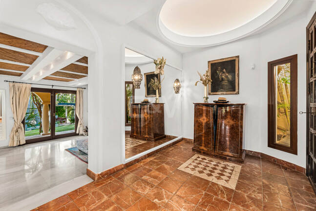 Eine einzigartige Villa mit Gästehaus auf weitläufigem Gelände