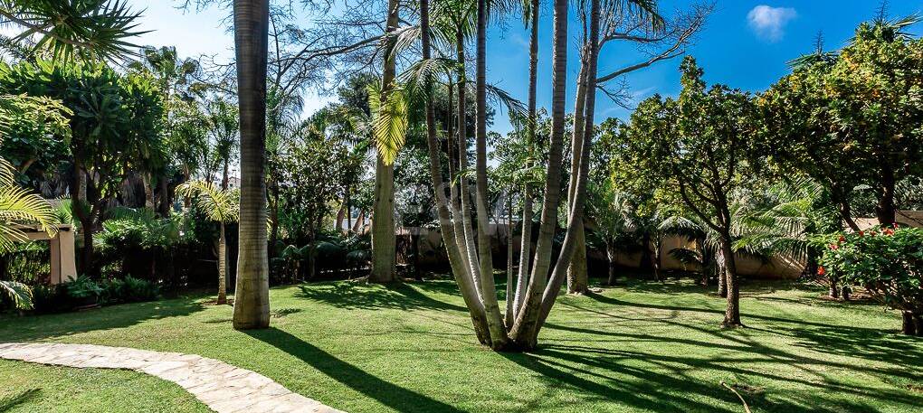 Eine einzigartige Villa mit Gästehaus auf weitläufigem Gelände