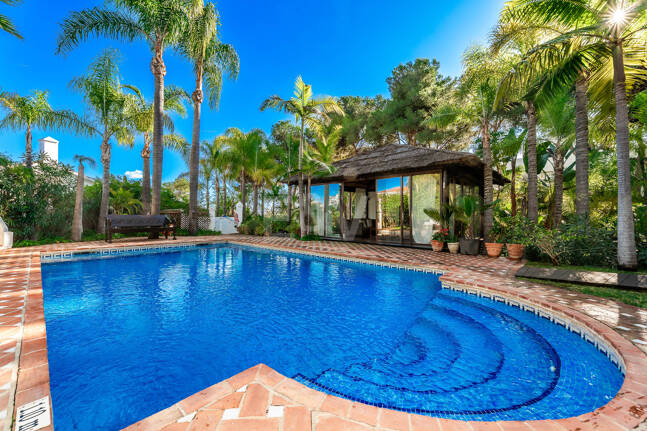 Eine einzigartige Villa mit Gästehaus auf weitläufigem Gelände