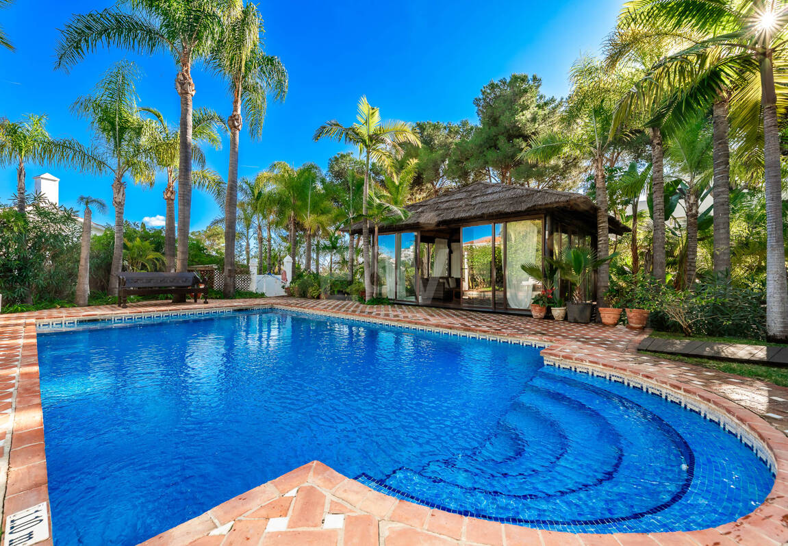 Eine einzigartige Villa mit Gästehaus auf weitläufigem Gelände