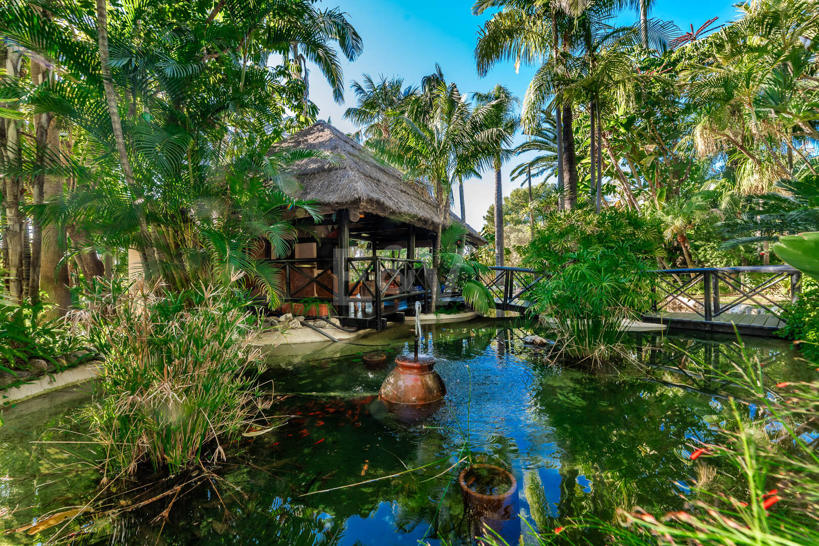 Unikalna willa Landmark z pensjonatem na Vast Grounds