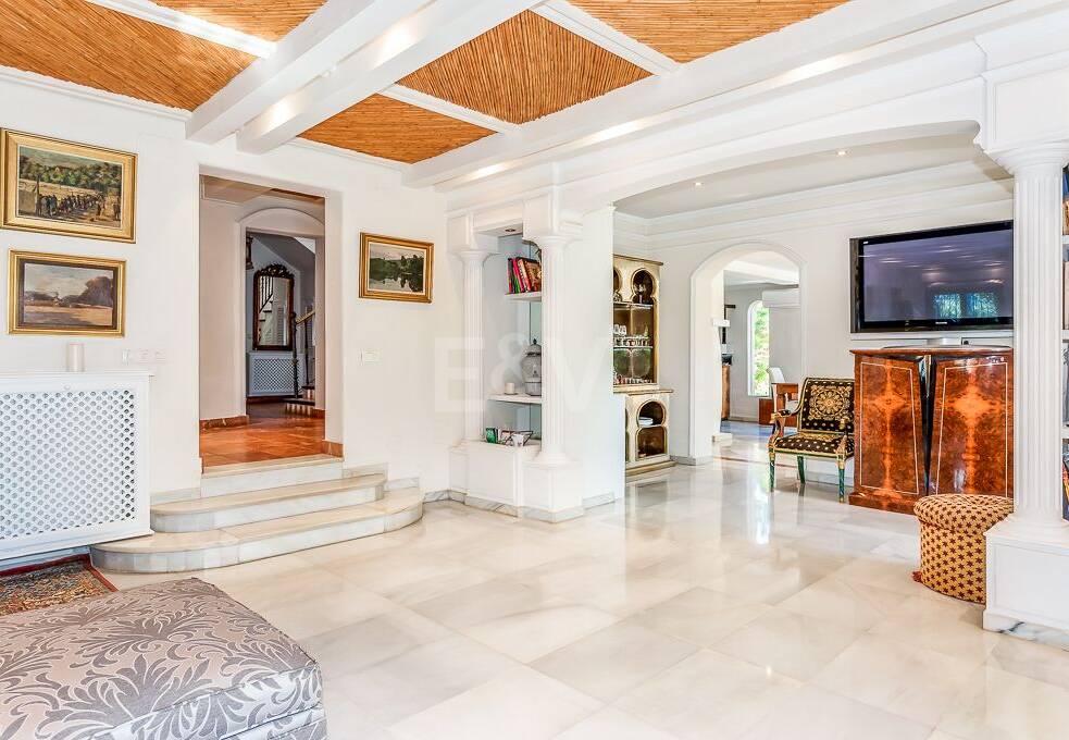 Eine einzigartige Villa mit Gästehaus auf weitläufigem Gelände