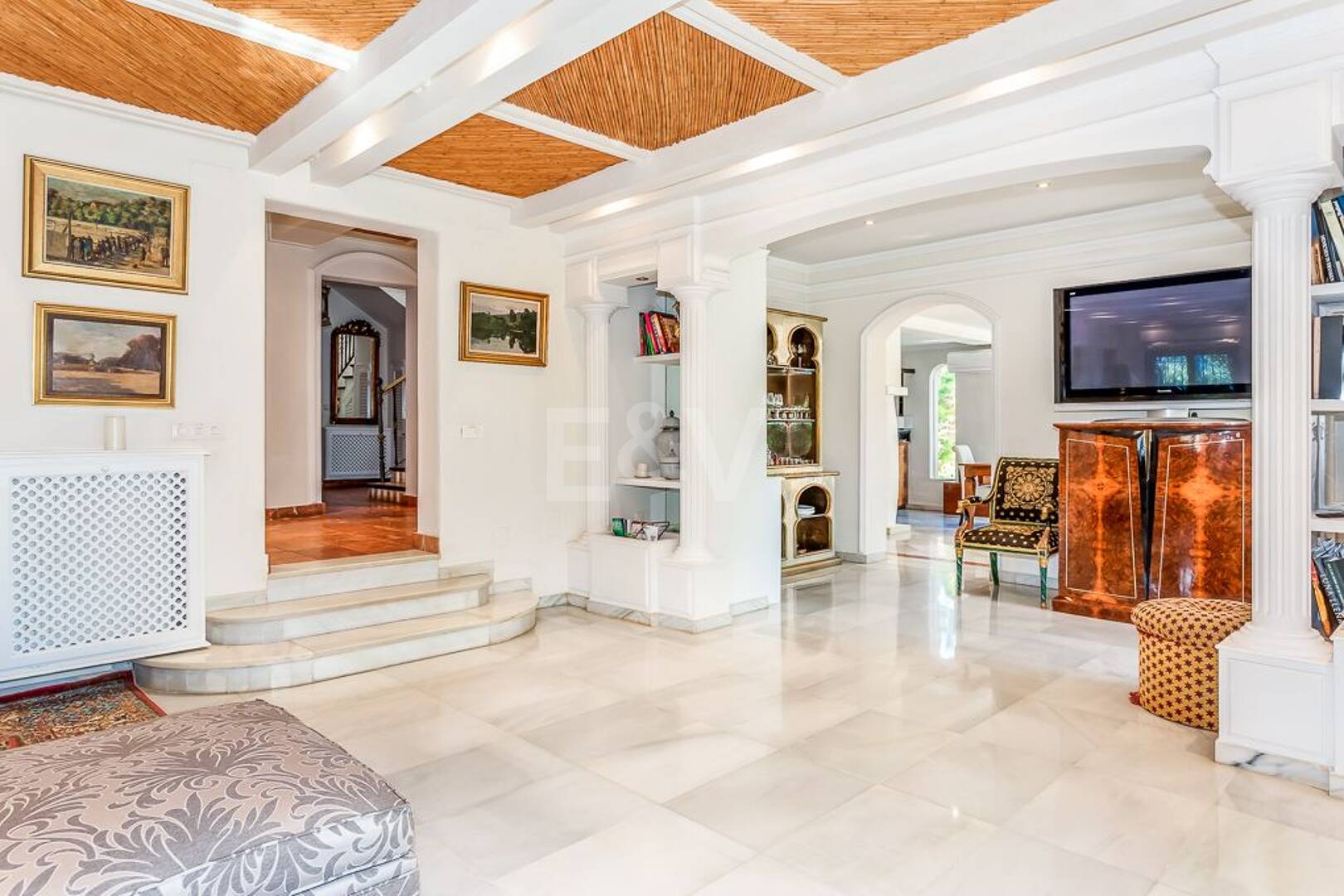 Unikalna willa Landmark z pensjonatem na Vast Grounds