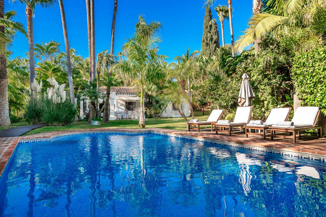 Eine einzigartige Villa mit Gästehaus auf weitläufigem Gelände