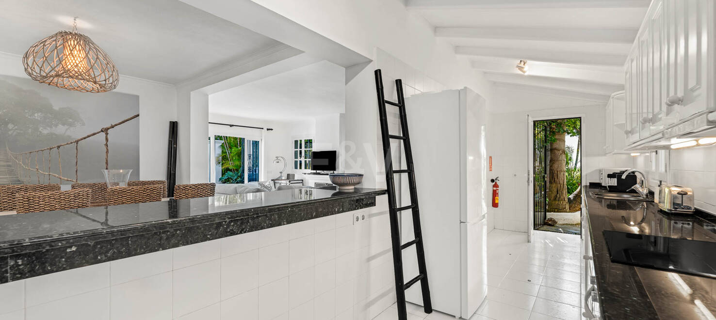 Eine einzigartige Villa mit Gästehaus auf weitläufigem Gelände