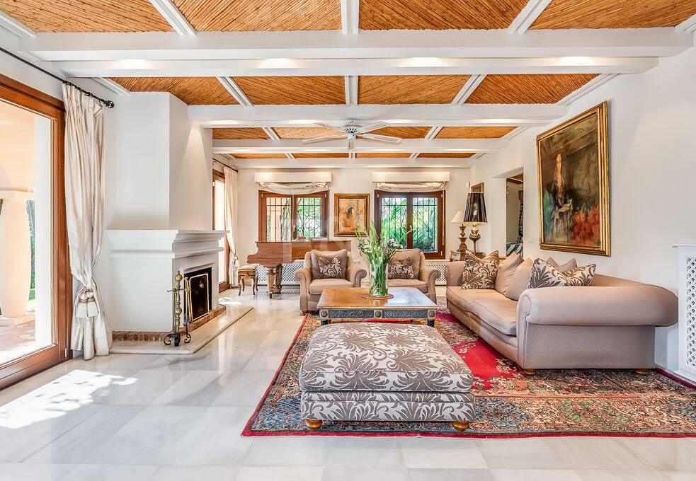 Eine einzigartige Villa mit Gästehaus auf weitläufigem Gelände